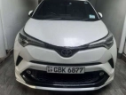 Toyota CHR NGX 10 2018 SUV