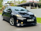 Toyota Prius 2013 Car - image 2