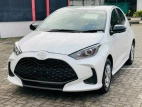 Toyota Yaris Black Edition 360 Cam 2026 Car